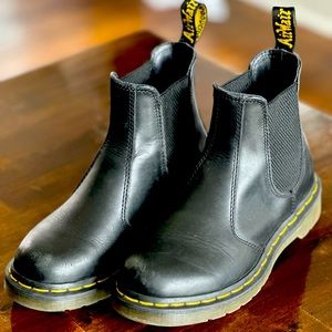 Dr Martens Embury Chelsea Boot